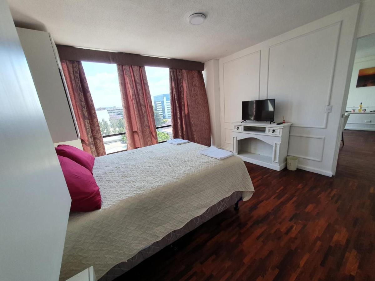 Apartamento Avenida Reforma Ciudad De Guatemala ภายนอก รูปภาพ